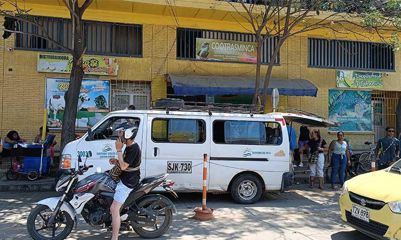 Buseta de Santa Marta para llegar a Minca