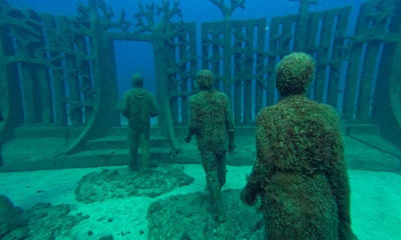 Museo de estatuas debajo del mar