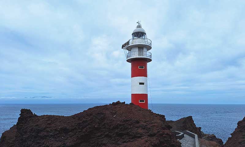 faro punta de teno