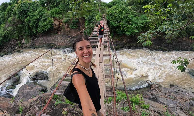 Puente de madera en Don Det, Laos