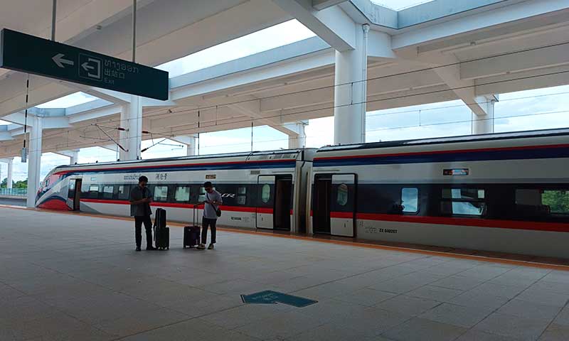 viajar a Laos en tren