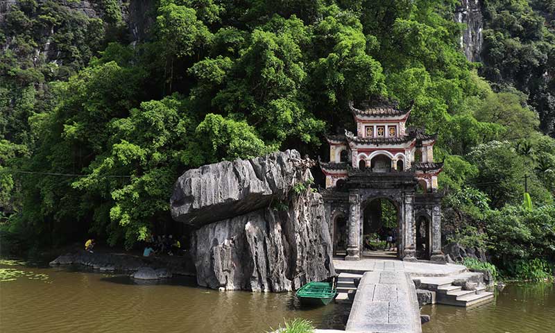Entrada de Pagoda en Tam Coc