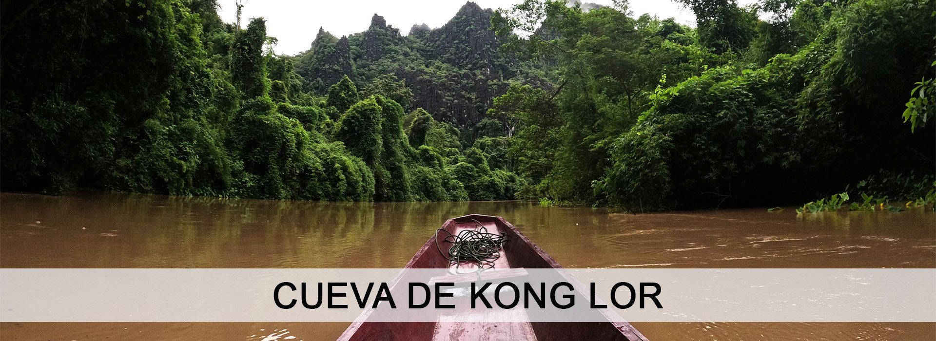 Frontal de la barca por el rio hacia la cueva de Kong Lor