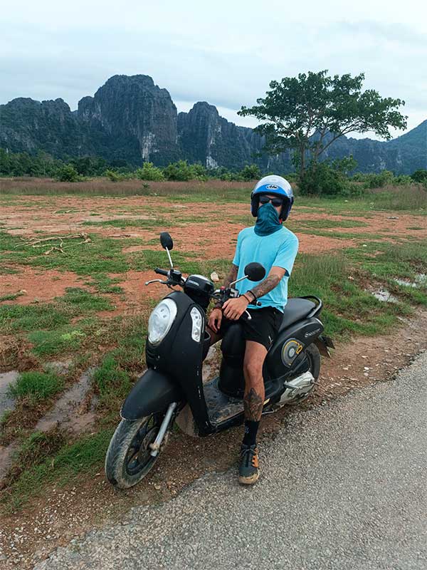 Moto en Vang Vieng