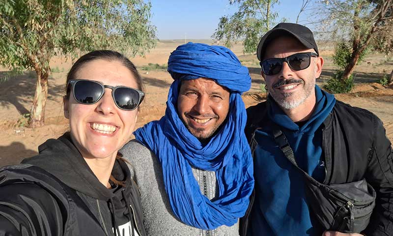 Selfie con bereber del desierto de Merzouga