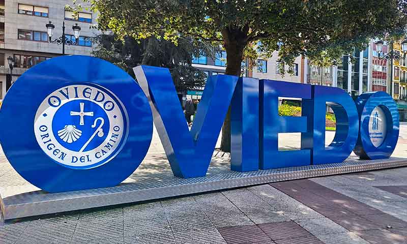 Letras de Oviedo en plaza Carbayón