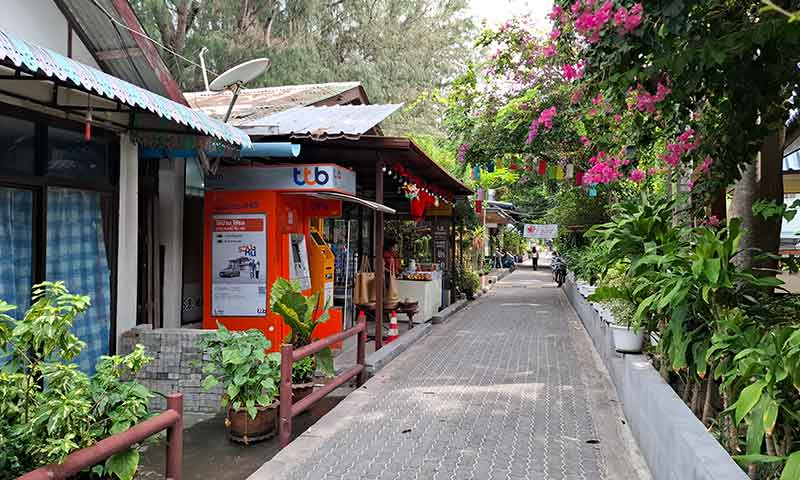 Paseo de la playa de Sairee, para dormir en Koh Tao